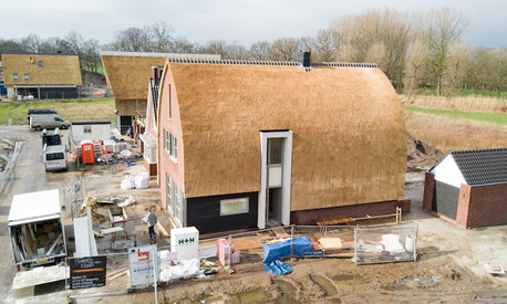 nieuwbouw rond dak mierlo